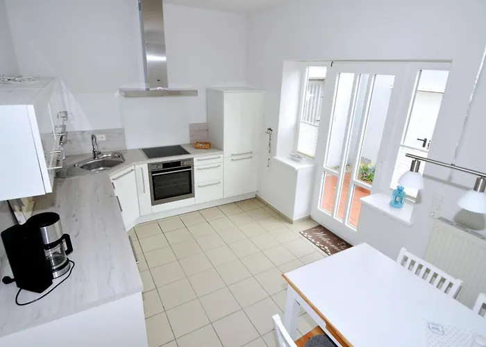 Amoy - Werftstrasse 2 * Heiligenhafen